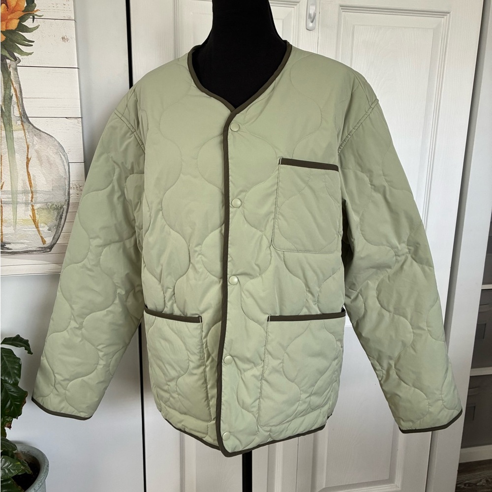 Original Use Green Puffer Jacket with Quilted Design